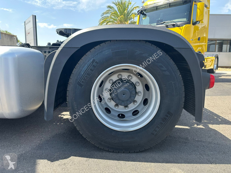 جرار Mercedes  1851 LS