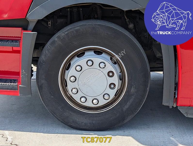 جرار Renault T 520