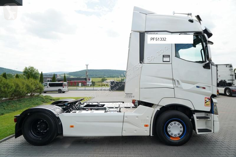 جرار Renault T 520
