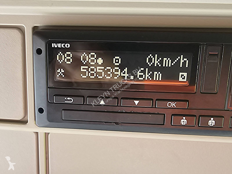 Iveco AS440S46 LNG tractor unit