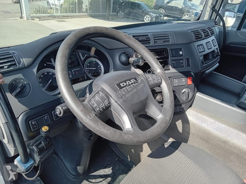 جرار DAF 440