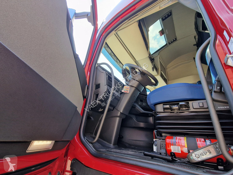 جرار Volvo 13540 Aero Globetrotter XL 4x2 - New...