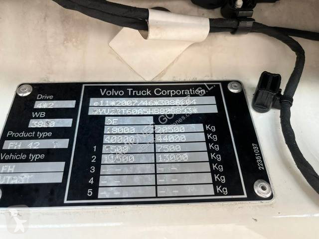 جرار Volvo