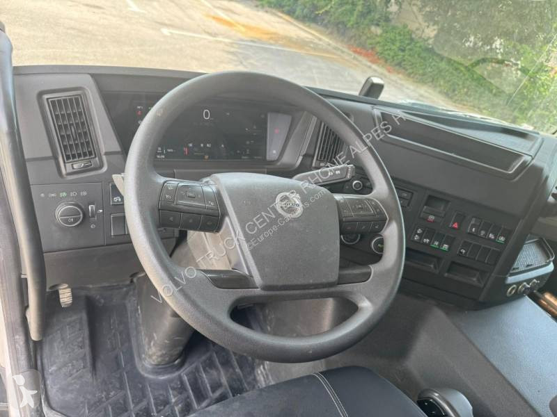 جرار Volvo