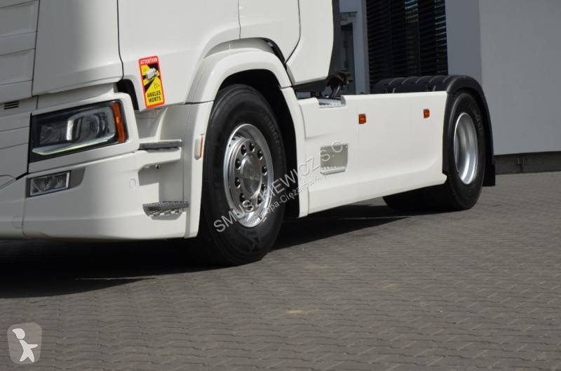 Влекач Scania