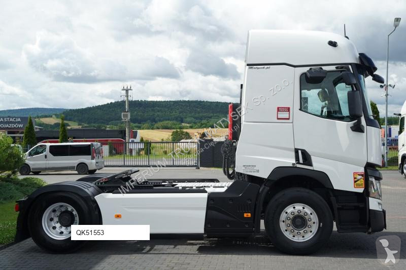 Влекач Renault T 520