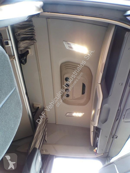 جرار DAF XG  FT 4X2