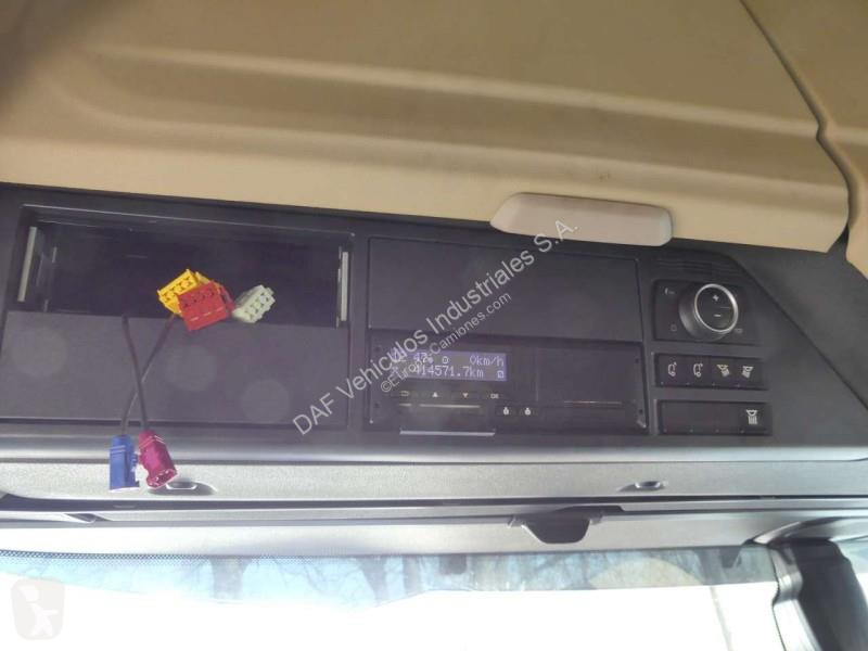 جرار DAF XG  FT 4X2
