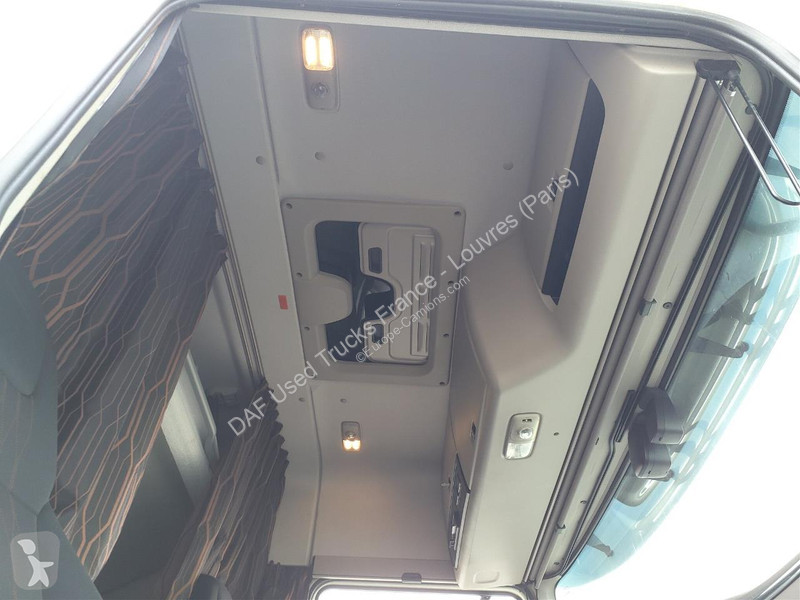 جرار DAF XF  FT 4X2