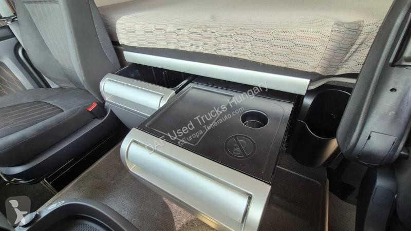 جرار DAF XF  FT LOW DECK 4X2