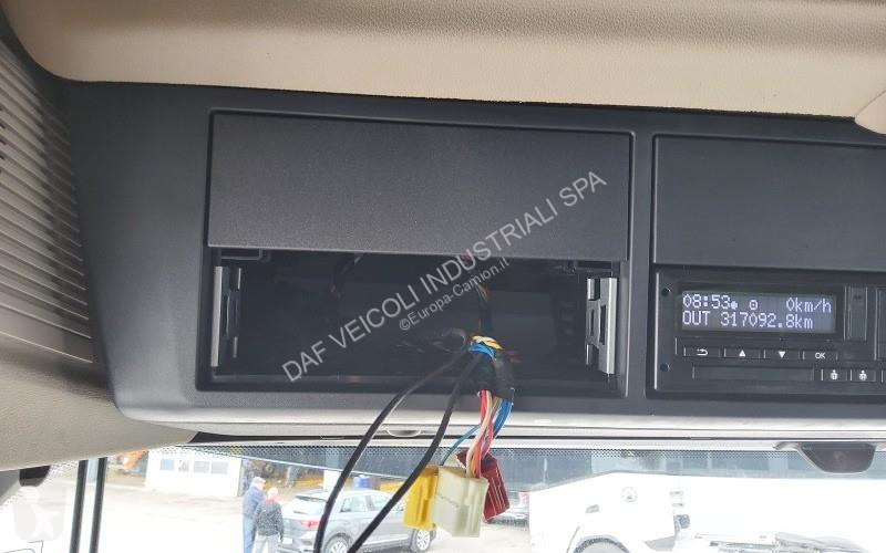 جرار DAF XG  FT 4X2
