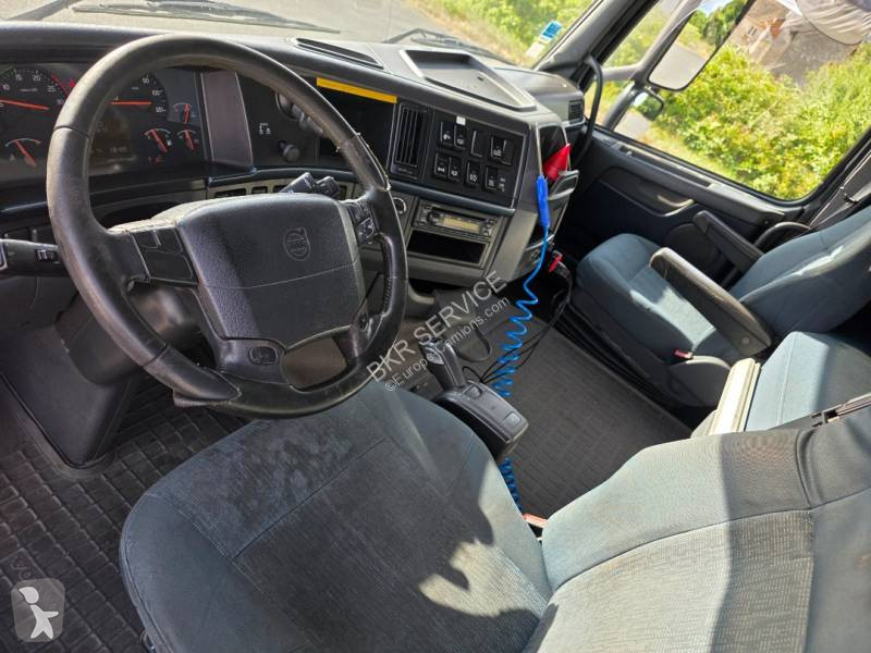 جرار Volvo