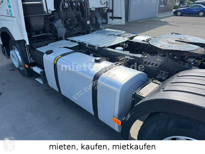 Ťahač Volvo 500 Globe Mietkauf 1525 Euro mtl.