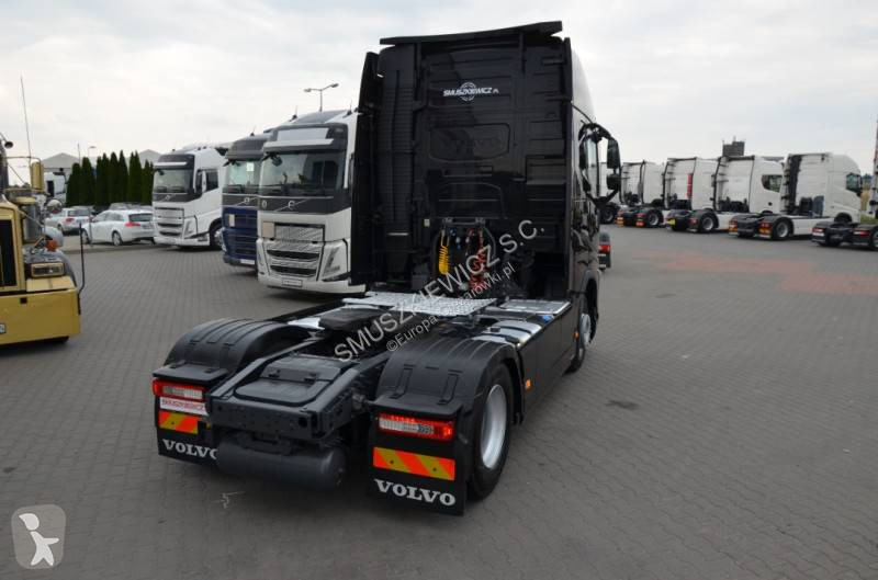 جرار Volvo