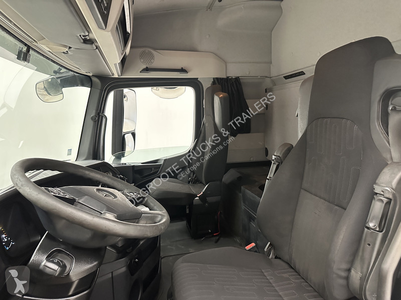 جرار Mercedes 3348 - 6x4