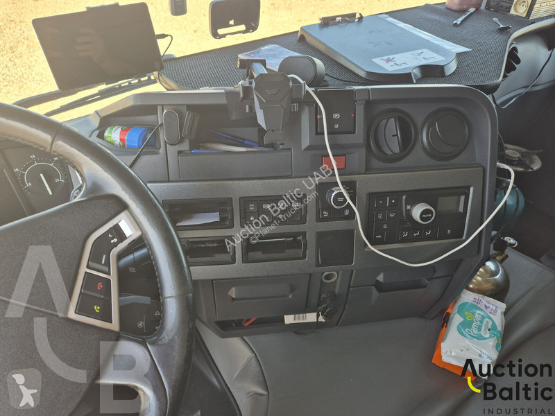 جرار Renault T460