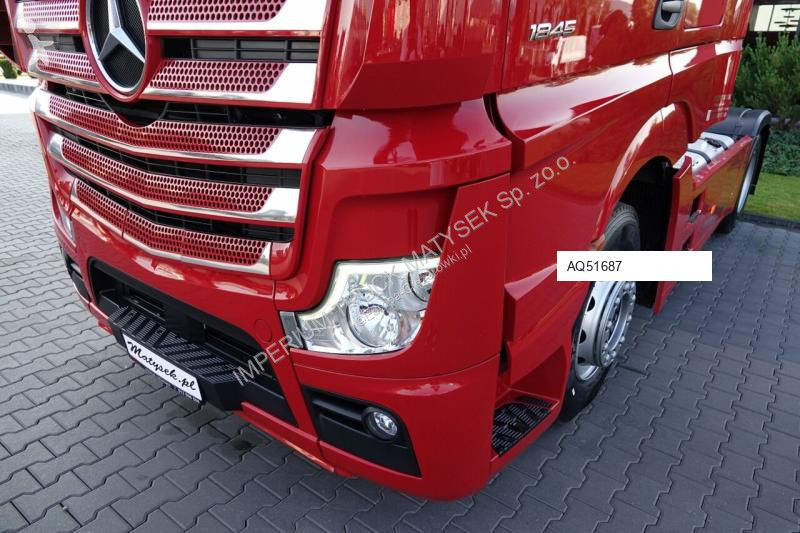 Влекач Mercedes ACTROS 1845