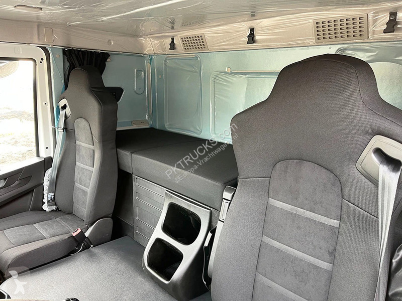 جرار Iveco T-Way AT720T47WTH Tractor Head (9...