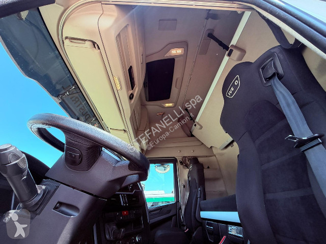 جرار Iveco S-WAY MY 19 AS440S51T/P
