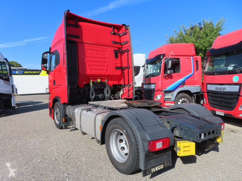 جرار Iveco S-Way 570 Intarder FZ.231