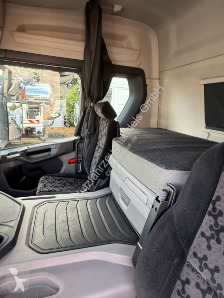 جرار Scania 450
