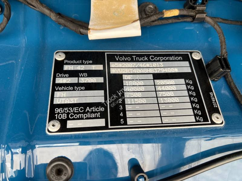 جرار Volvo