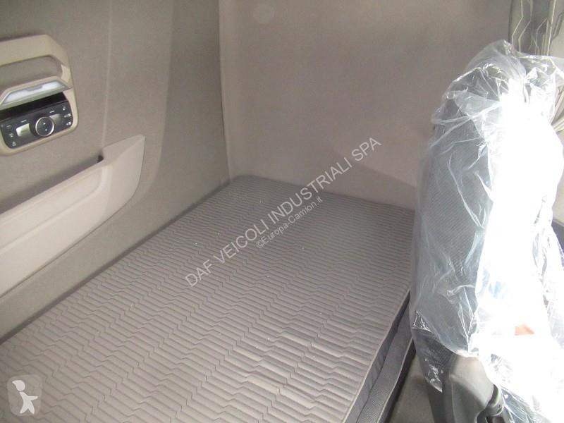 جرار DAF XG  FT 4X2