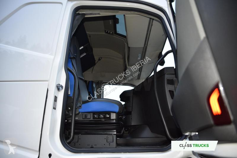 جرار Volvo 500 Globetrotter XL