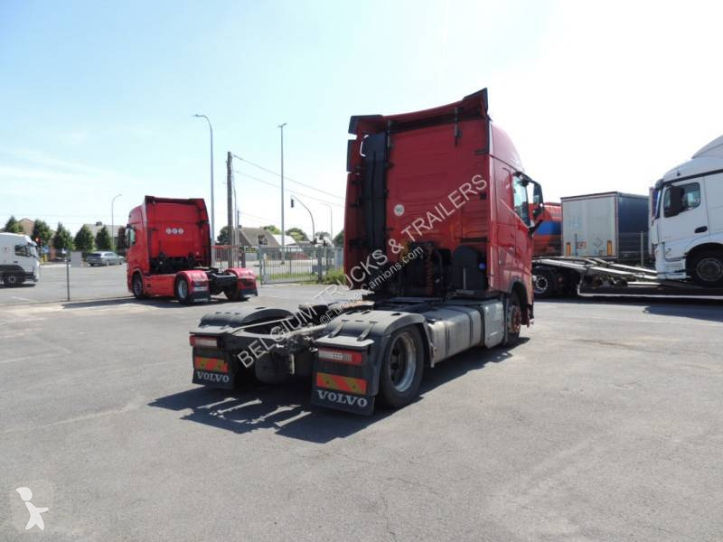جرار Volvo