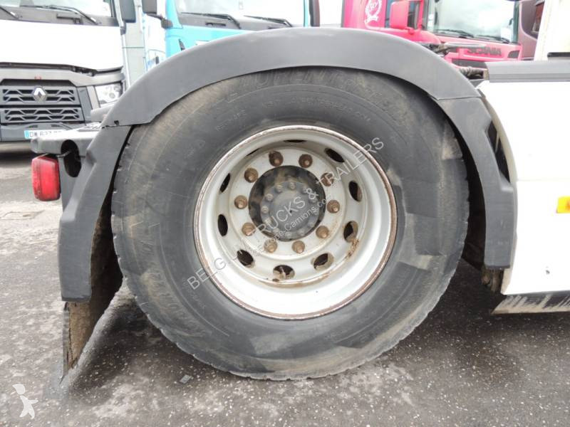 جرار Volvo