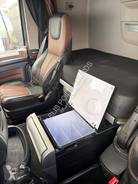 جرار DAF 530