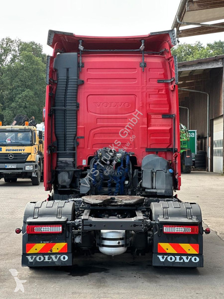 جرار Volvo 500 4x2 LL Hubsattel