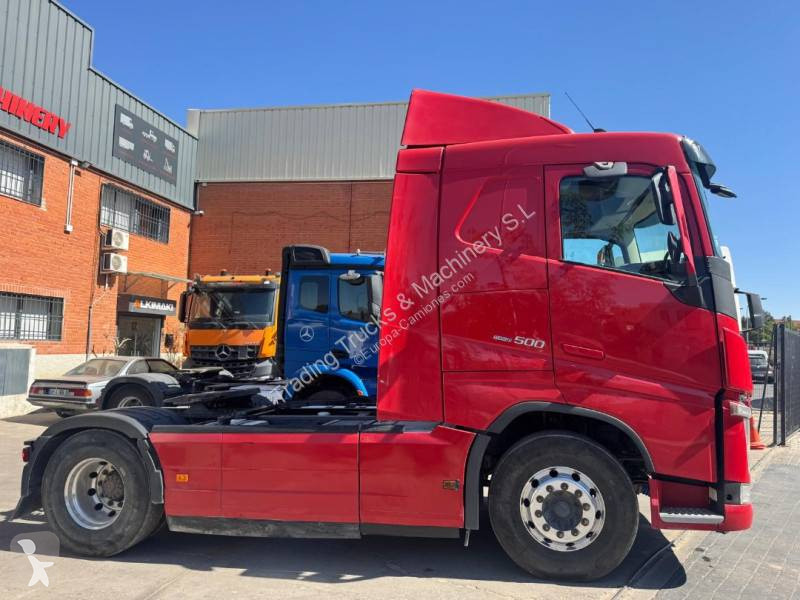 جرار Volvo