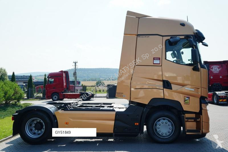 جرار Renault T 520