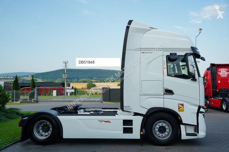Влекач Iveco / 510
