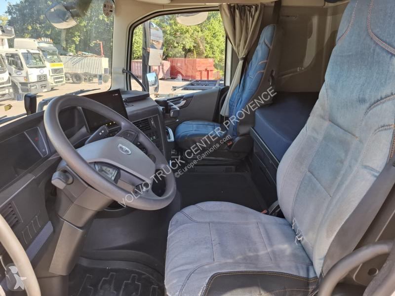 جرار Volvo 500