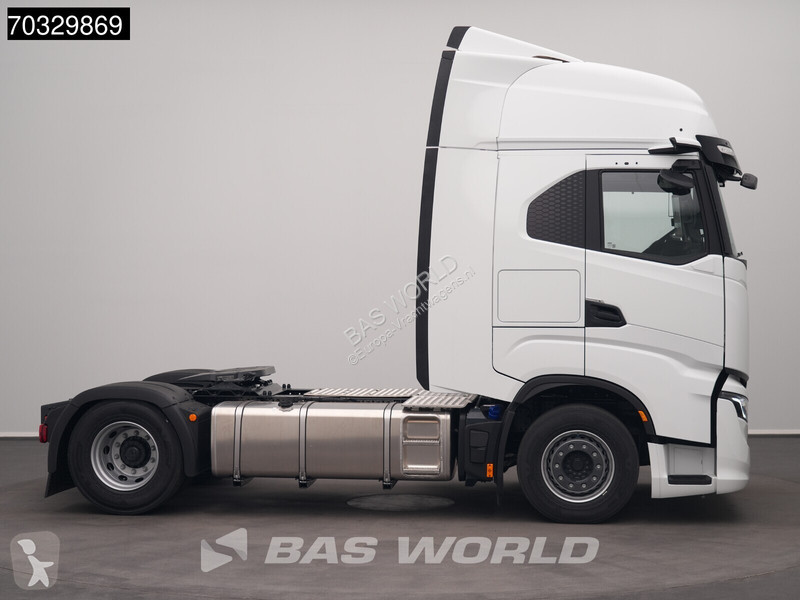 جرار Iveco S-Way 500 4X2 NEW! HPEB ACC 2x beds...