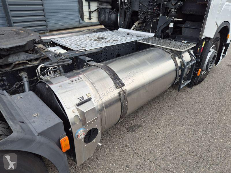 جرار Iveco 460 GNL / INTARDER