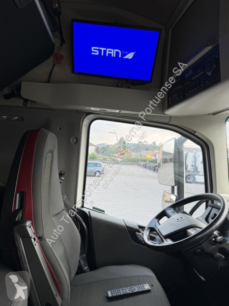 جرار Volvo 500