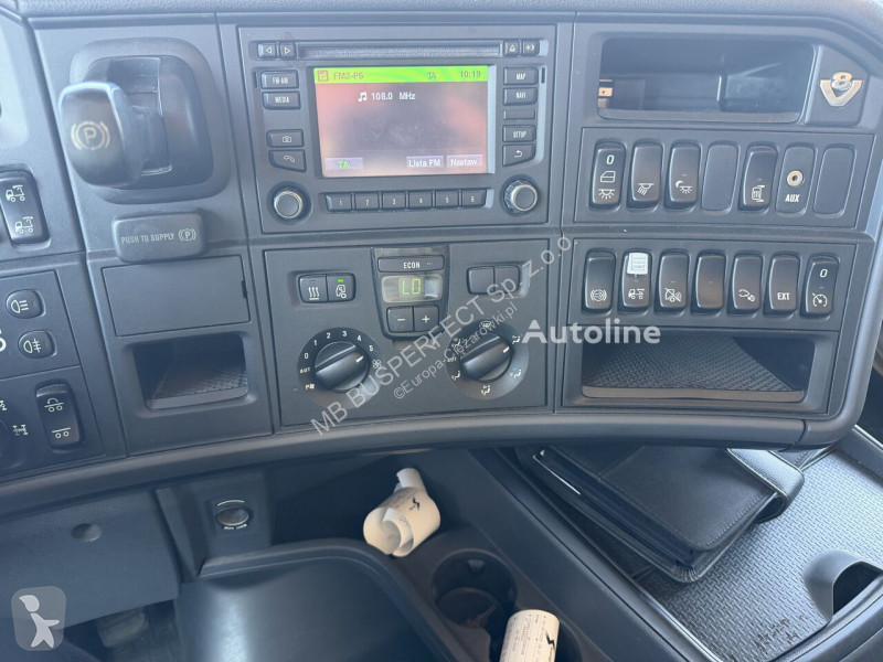 Влекач Scania R560