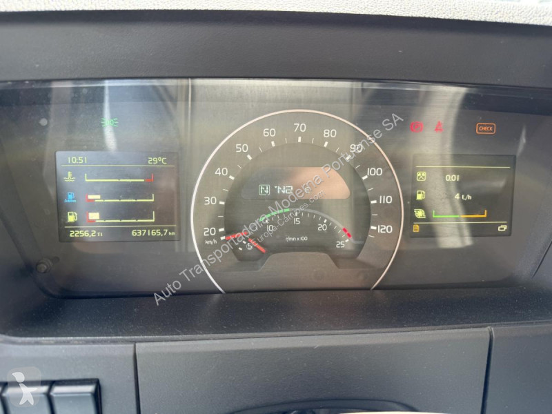 جرار Volvo 500