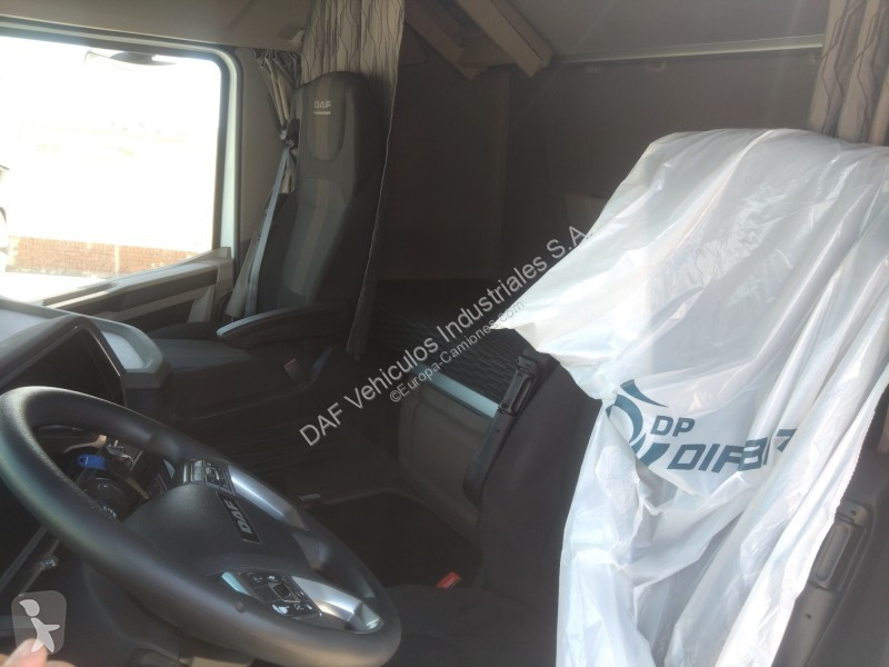 جرار DAF XG  FT 4X2