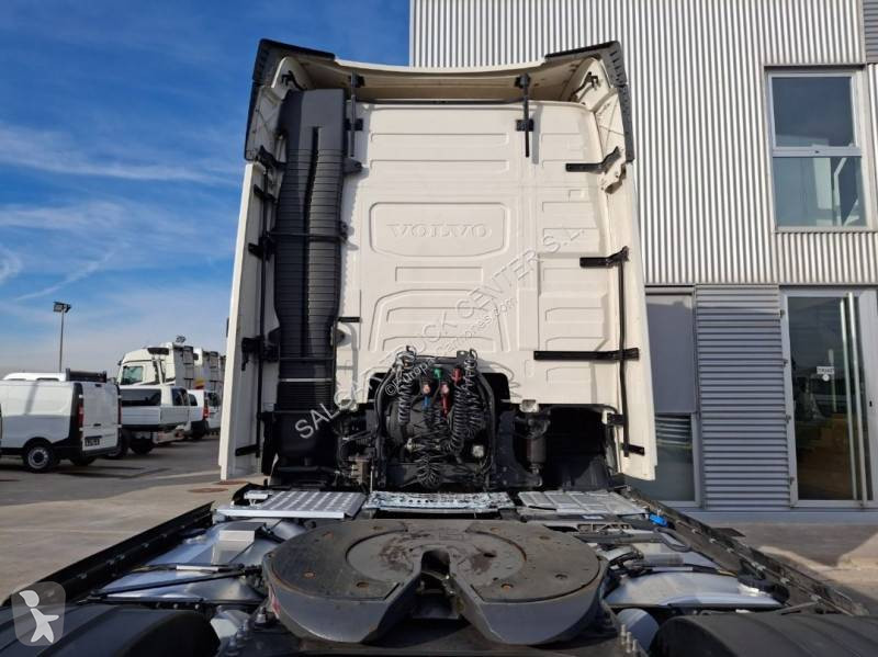 جرار Volvo