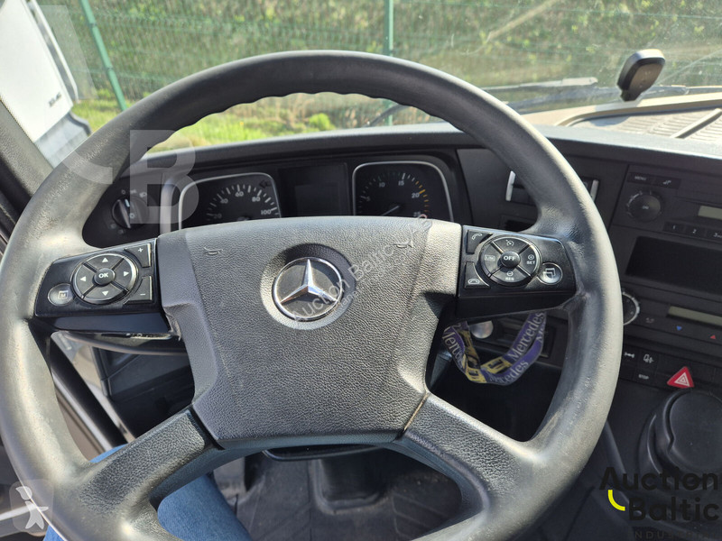 جرار Mercedes 1845