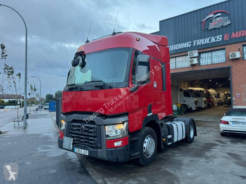 Cap tractor Renault