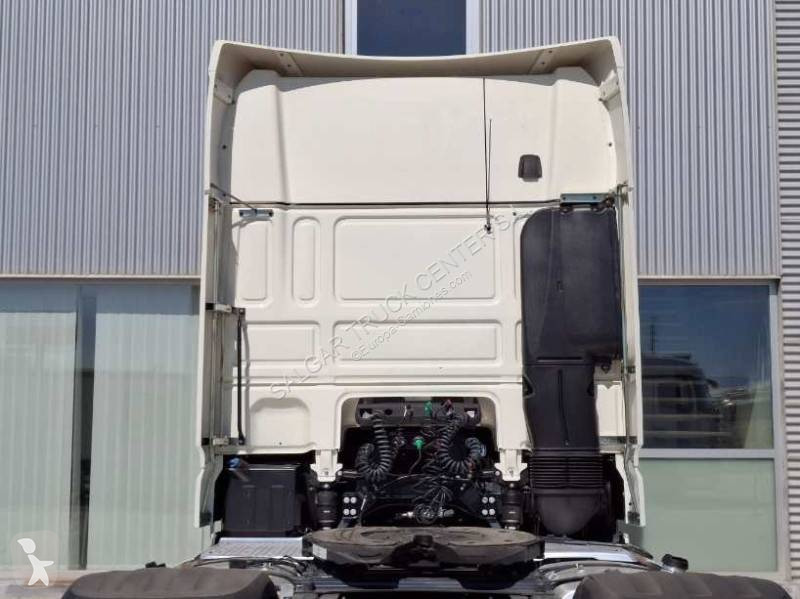 Cap tractor DAF