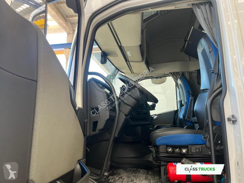 Trekker Volvo FH 460 Globetrotter XL i-Save...
