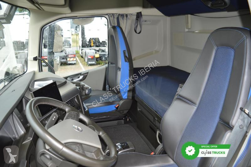 Trekker Volvo FH 460 Globetrotter XL i-Save...