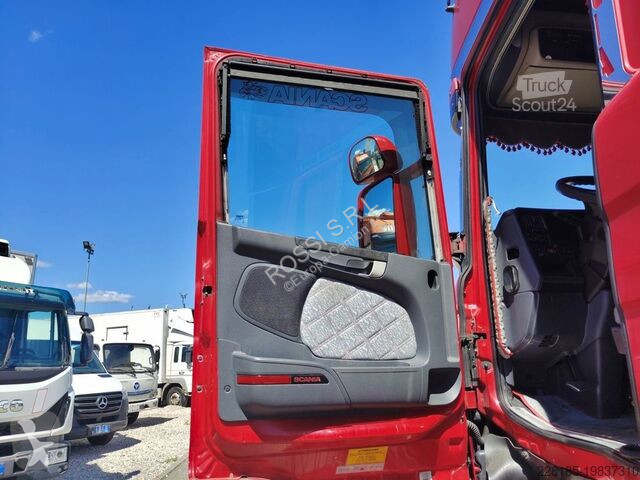 Tratores Scania - 560