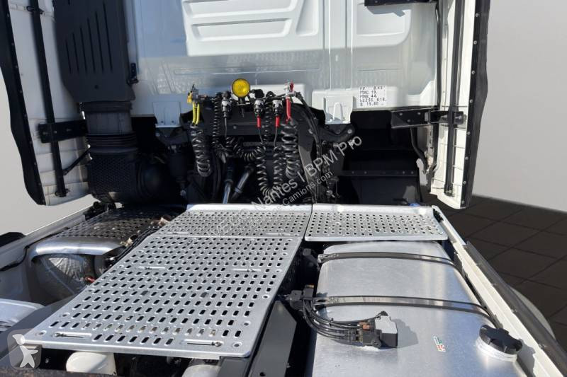 Cabeza tractora Iveco